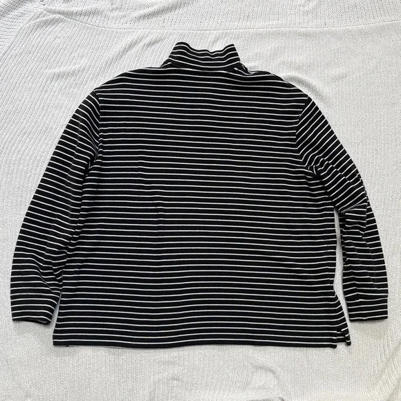 Black and White Striped Pullover - Picture 2 of 2